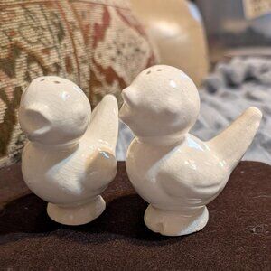 Ceramic duck salt and pepper shakers